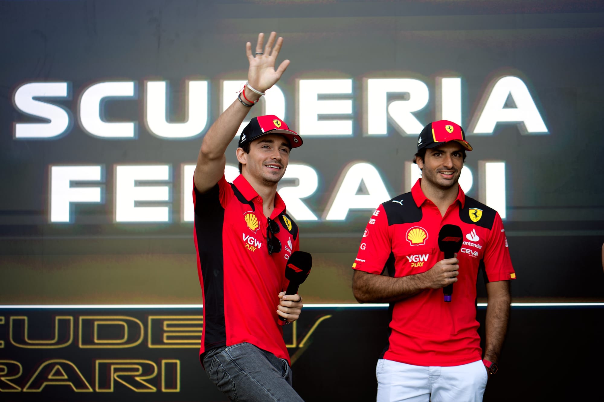 Charles Leclerc und Carlos Sainz, Ferrari, Formel 1