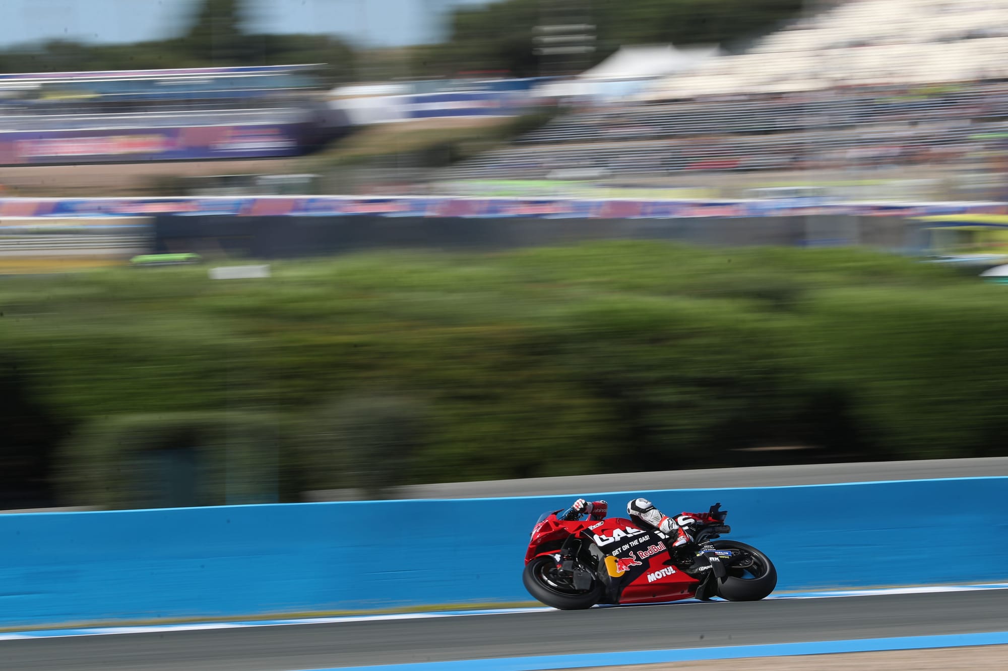 Who shone in crash-filled second Jerez MotoGP practice