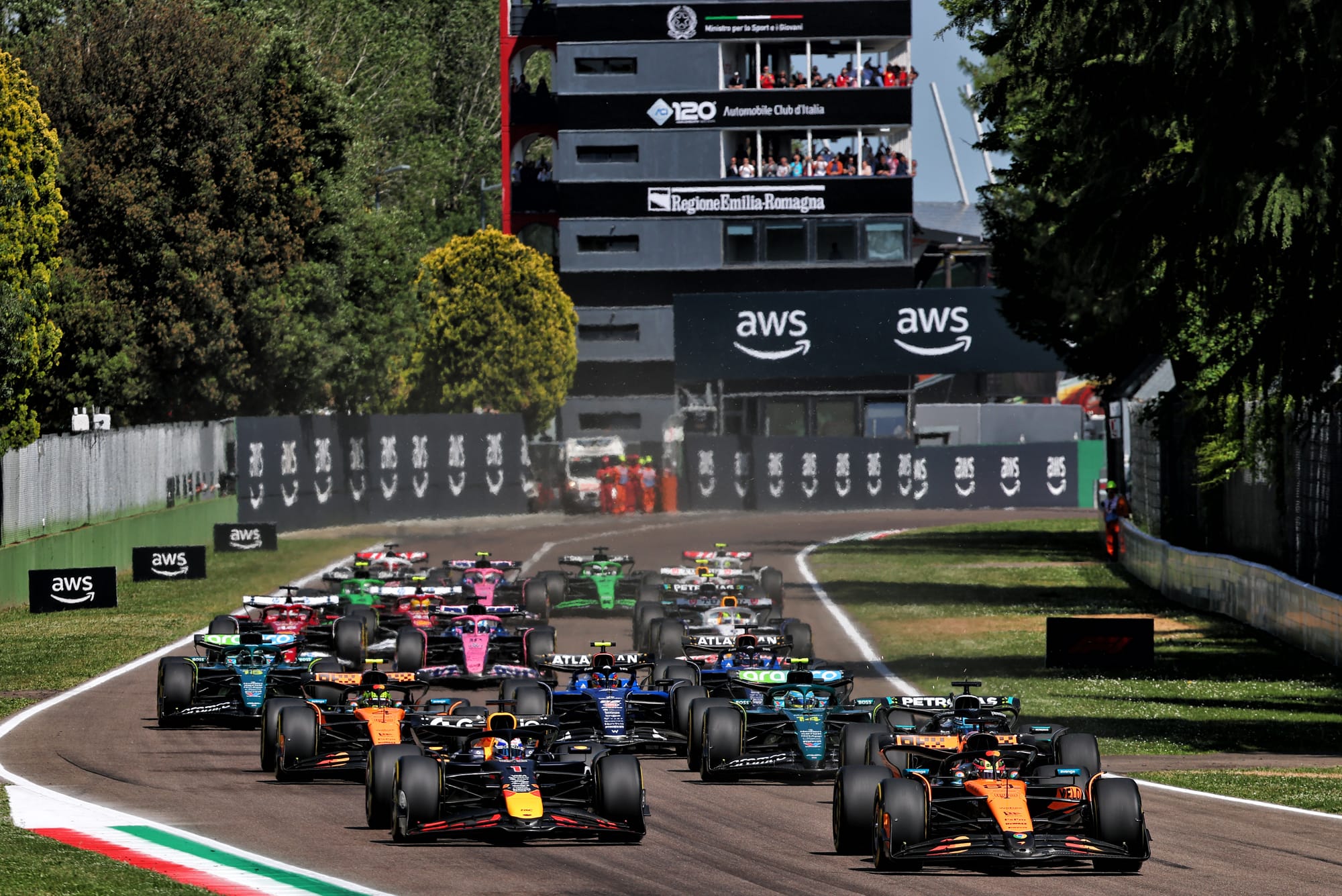 What Piastri should've done against Verstappen's 'win or bin' move