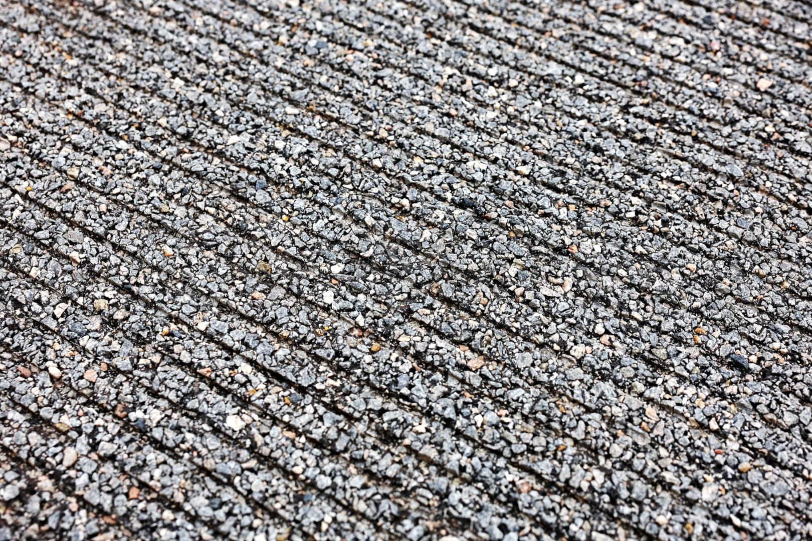 Drainage grooves