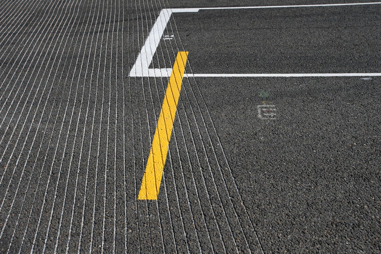 Drainage grooves