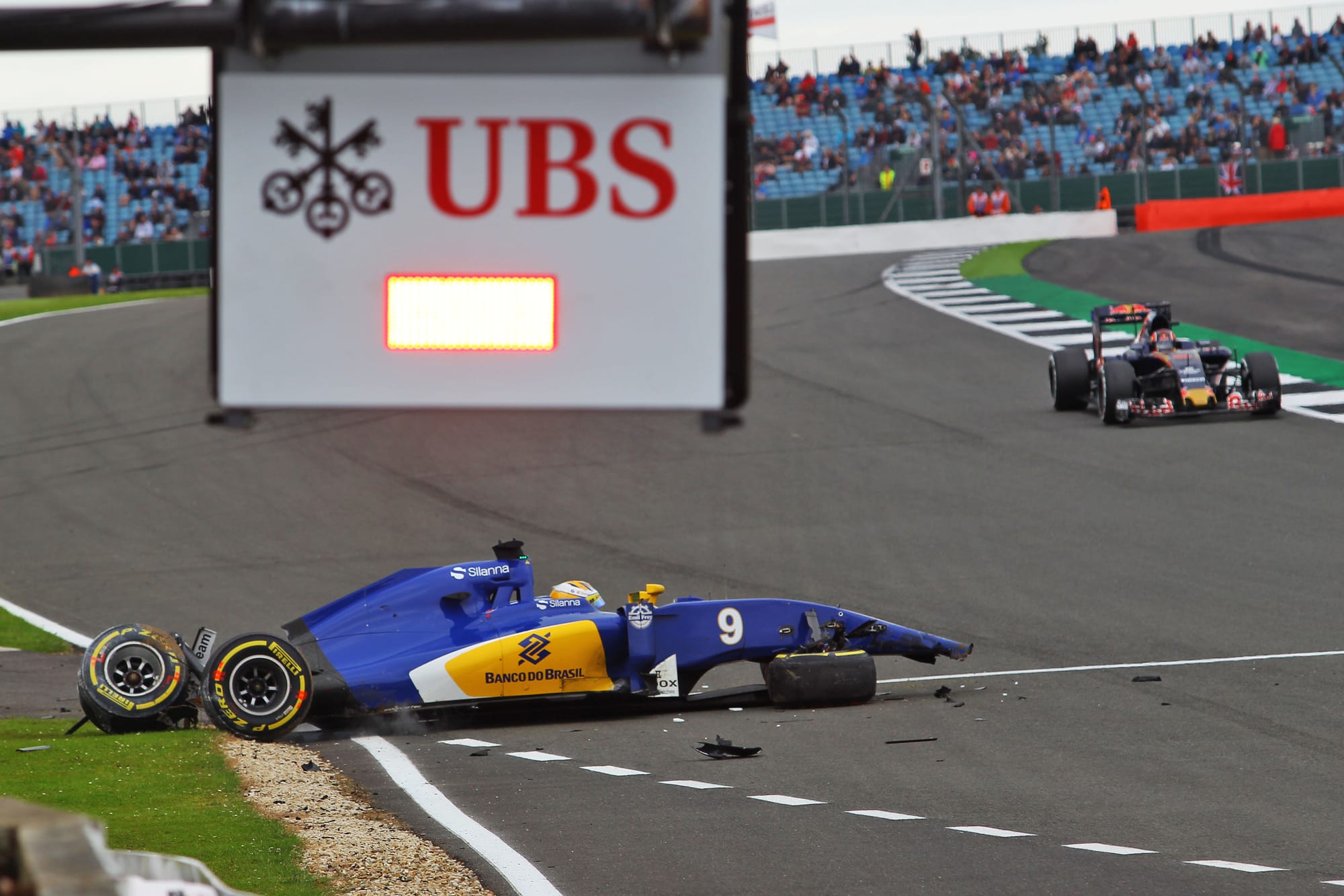 Marcus Ericsson Sauber crash 2016 British Grand Prix