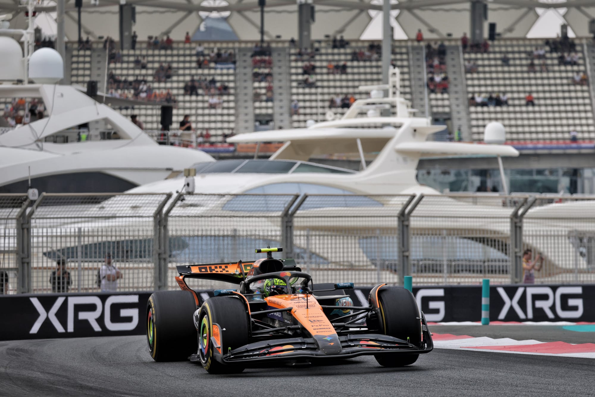 Norris leads Verstappen by 0.008s as Piastri sits out Abu Dhabi FP1