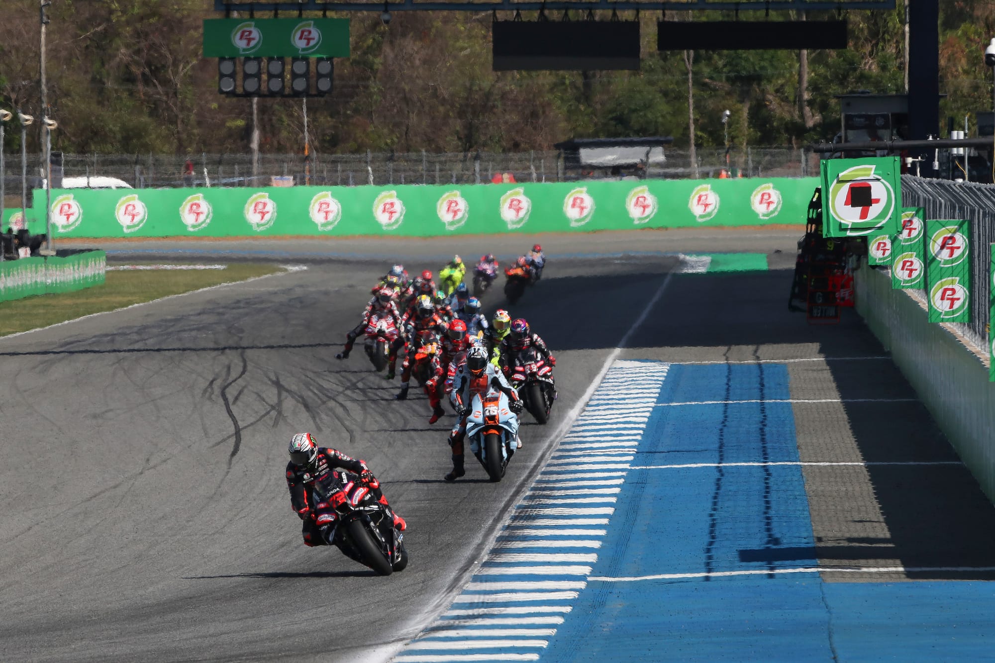 Aprilia 1-3-4-5 as Ducati suffers worst grand prix in five years