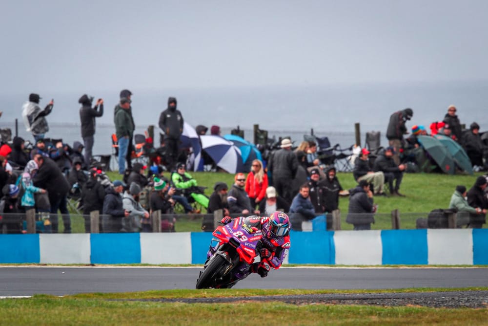 Martin trounces rivals in Phillip Island MotoGP pole battle
