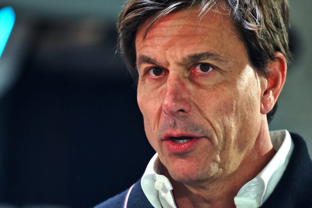 Wolff slams 'yapping little terrier' Horner amid Verstappen-Russell row