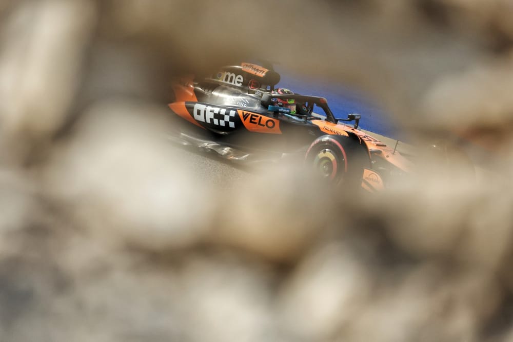 Piastri dominates final Bahrain GP practice