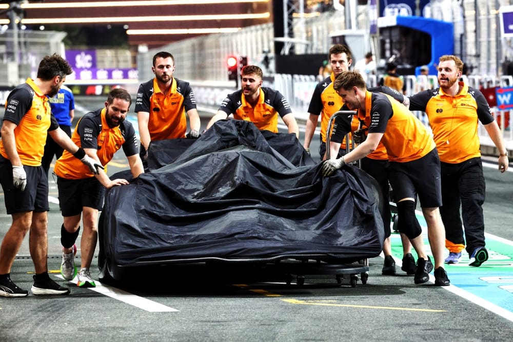 Norris's surprising reaction to his big Saudi F1 crash