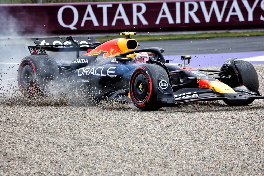 Bizarre Verstappen off ends opening F1 practice session