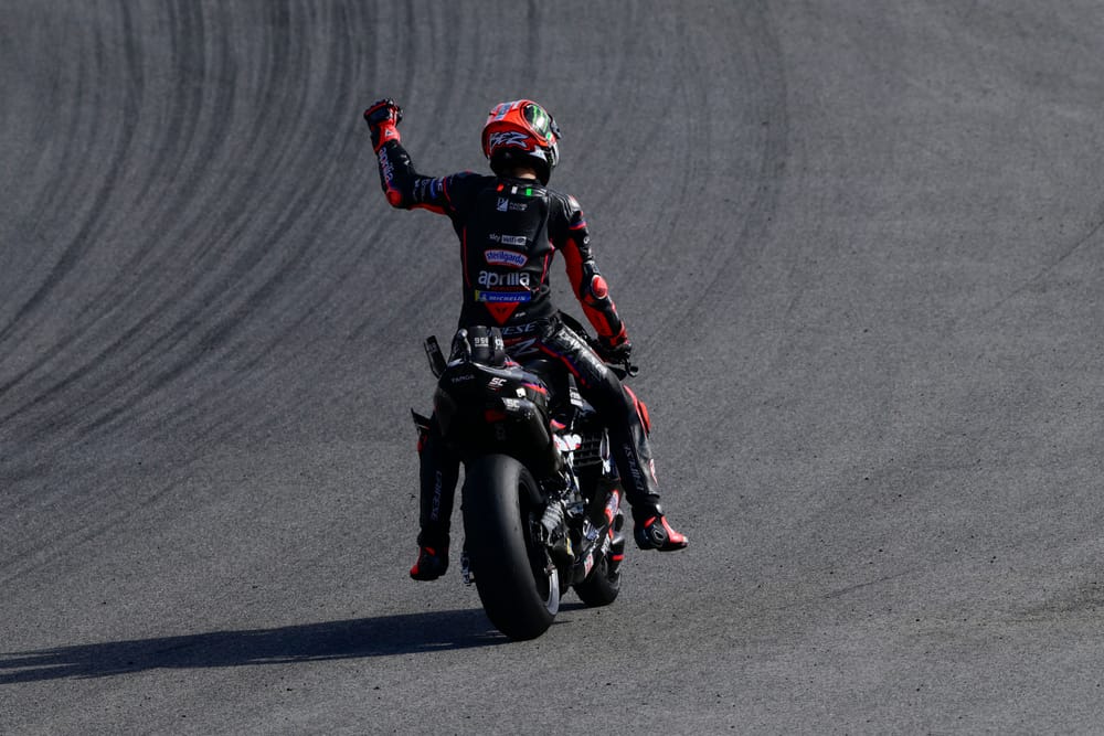 Bezzecchi dominates Portuguese GP, another blow for Bagnaia