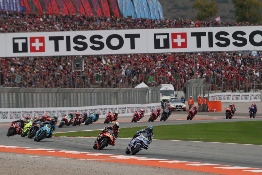 Marquez wins last MotoGP sprint of 2025, Hondas collide