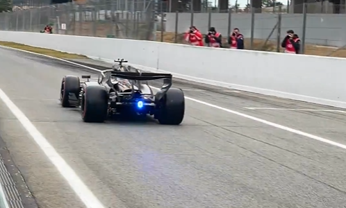 Why new Aston Martin F1 car debuted with blue warning light