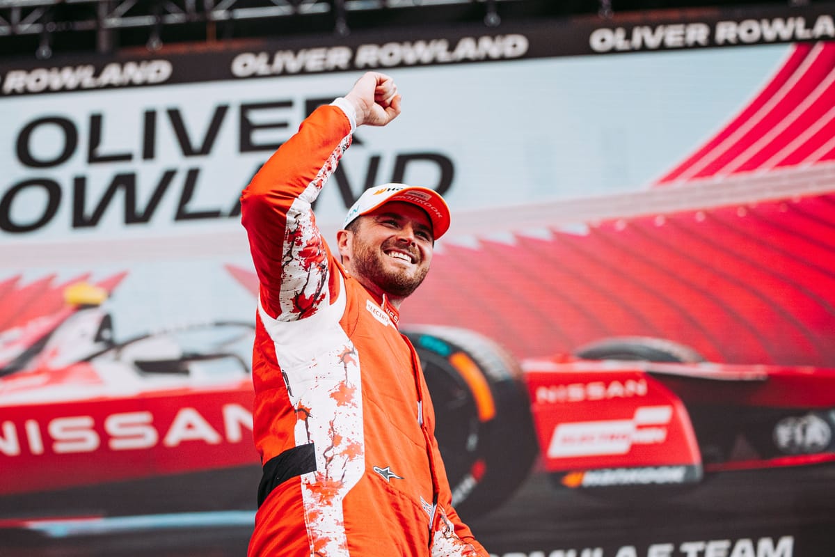 Rowland ambushes Porsches for Mexico Formula E win