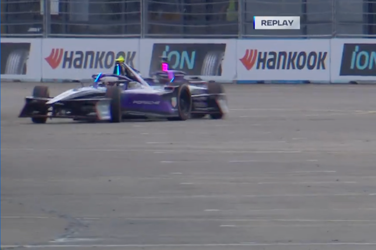 Warring Porsche team-mates in 'unacceptable' practice collision