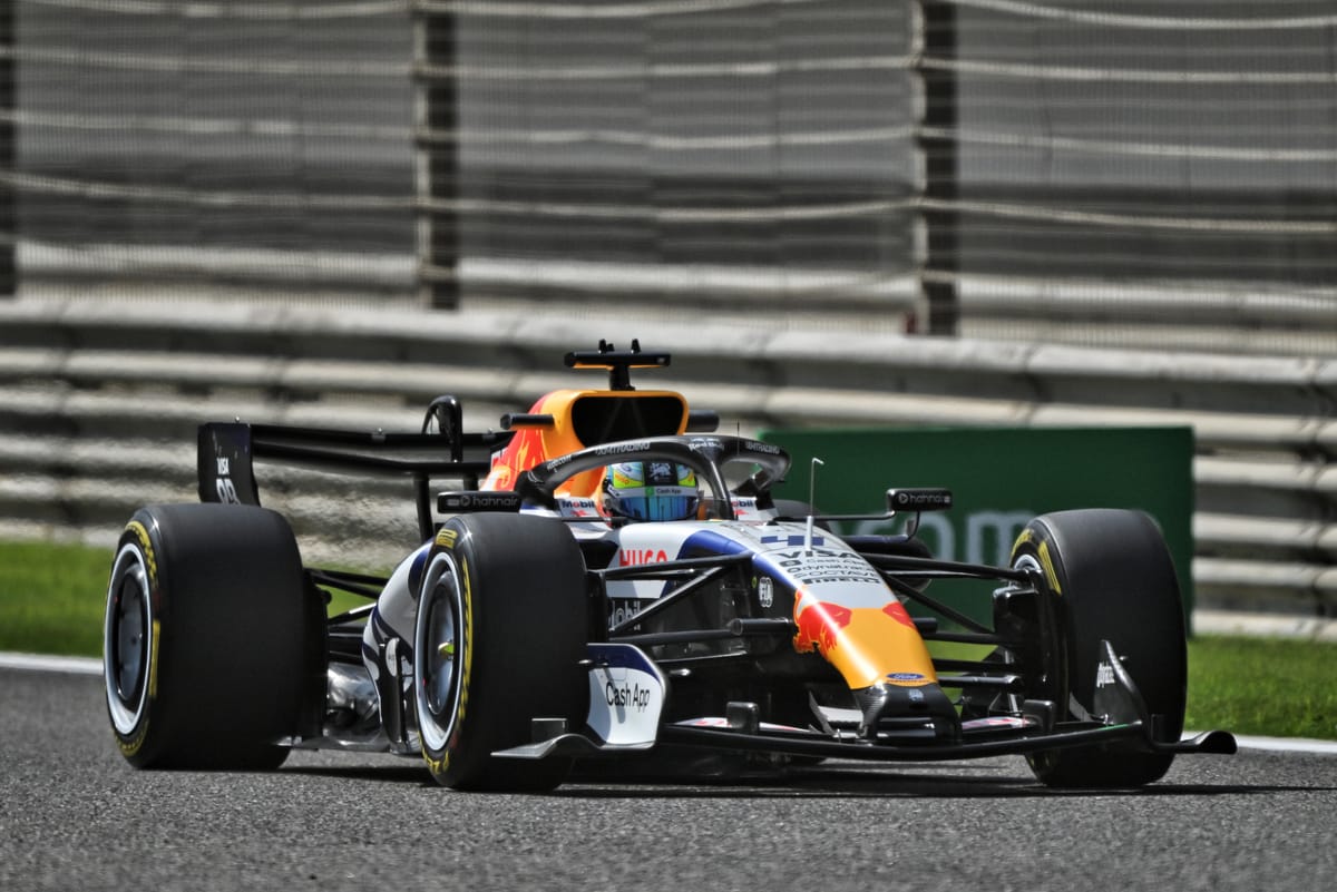 What happened at start of Bahrain F1 test with red flag in hour two