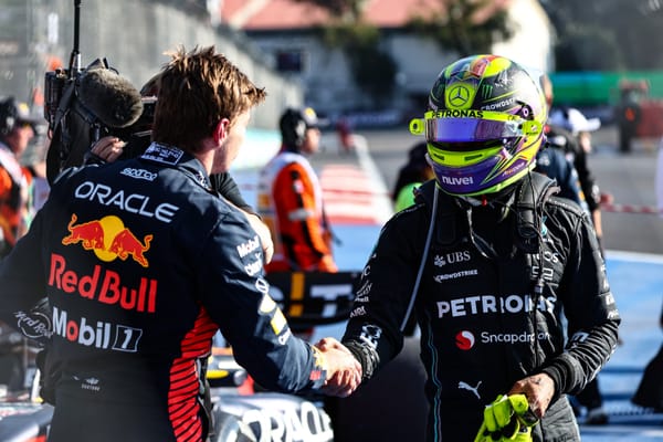 Who would've replaced Hamilton at Mercedes had he joined Red Bull?