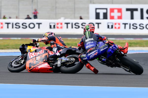 Fabio Quartararo makes contact with Enea Bastianini during the Hungarian GP Sprint