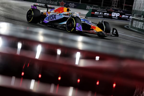 F1's second Vegas practice twice stopped by drain cover problems