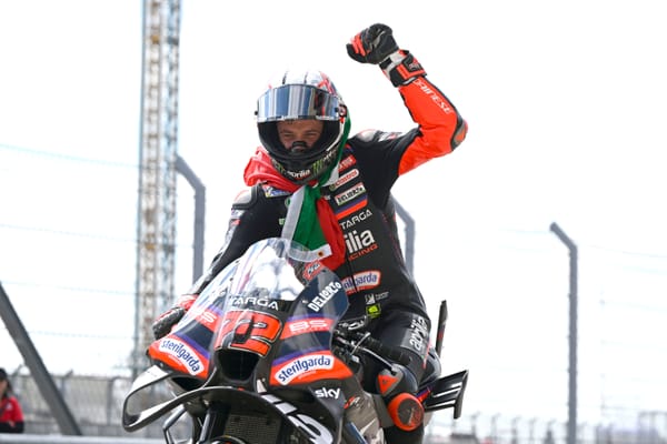 Bezzecchi wins fifth straight grand prix in Aprilia 1-2