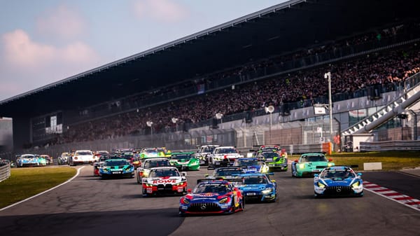 What happened in Verstappen's Nurburgring return race